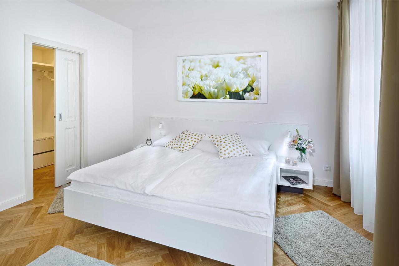 Downtown Suites Mala Strana Praha Exteriér fotografie